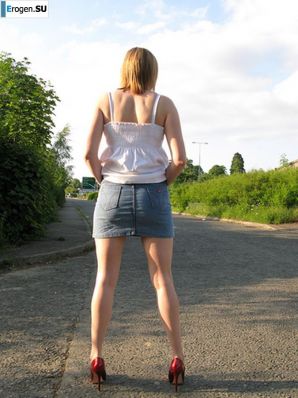 Amateur filming of naked girls. Part 2. Thumbnail 23