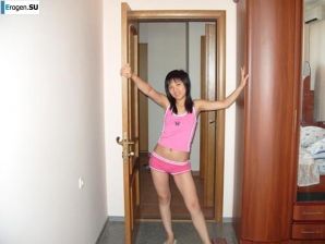 Ah, what legs. Thumbnail 19