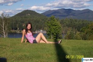 Ah, what legs. Thumbnail 2