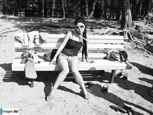 Ah, what legs. Thumbnail 21