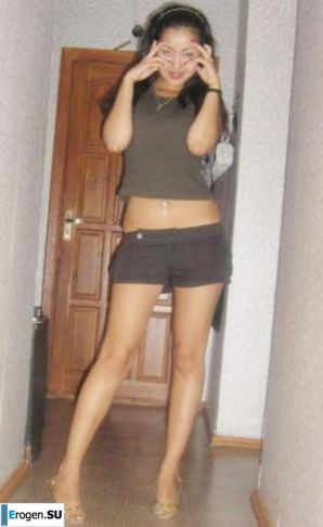 Ah, what legs. Thumbnail 3