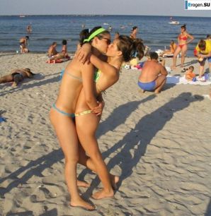 Amateur filming of naked girls. Part 4. Thumbnail 3