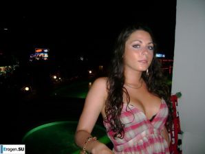 Brunette with pigtails. Thumbnail 35