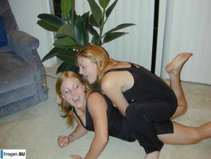 Blonde Girlfriends. Thumbnail 1