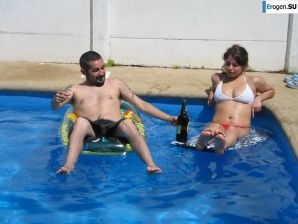 Brunette and languid. Thumbnail 22