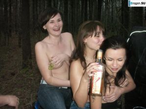 Dead Girls. Thumbnail 15