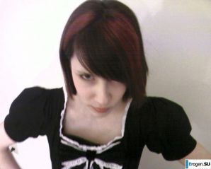 Young people like to pose. Thumbnail 15