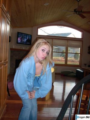 Young people like to pose. Thumbnail 23
