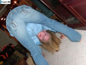 Young people like to pose. Thumbnail 24