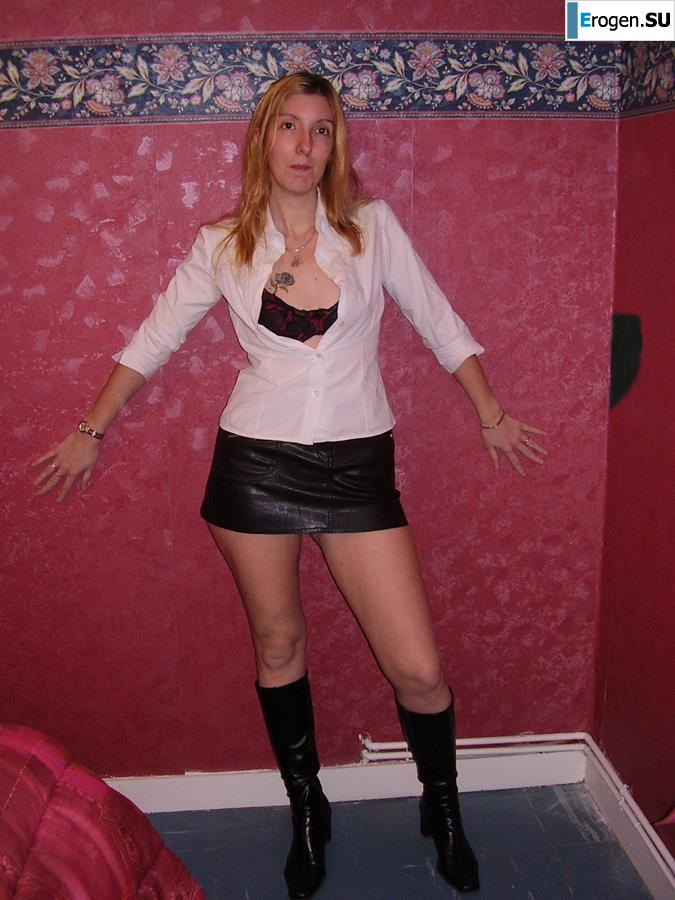 French Bi - Exhibitionist. Slide 19