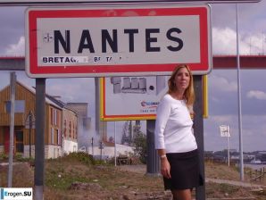 French Bi - Exhibitionist. Thumbnail 1