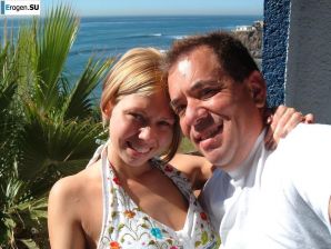 Happy middle-aged couple. Thumbnail 26