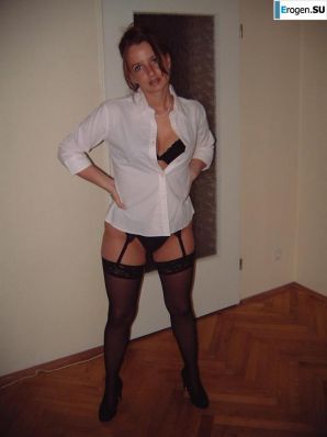 A woman with a beautiful figure. Thumbnail 11