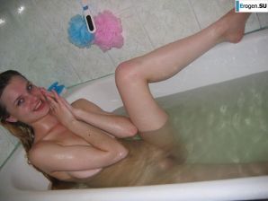 Thin blonde with big breasts. Thumbnail 3