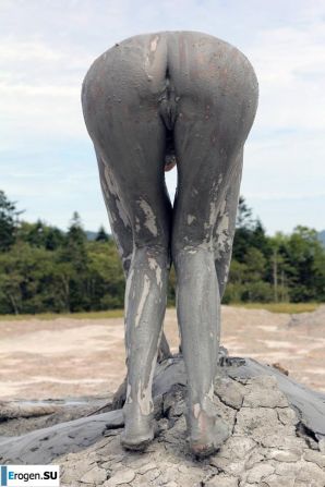 Naked in the Mud. Part 2. Thumbnail 21
