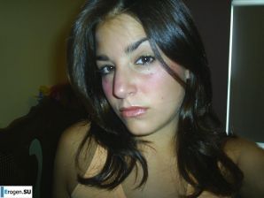 Unshaven brunette. Thumbnail 11