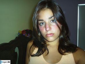 Unshaven brunette. Thumbnail 16