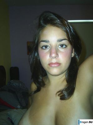 Unshaven brunette. Thumbnail 20
