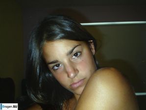 Unshaven brunette. Thumbnail 23
