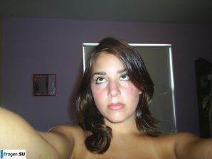 Unshaven brunette. Thumbnail 32