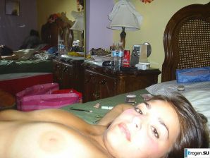 Unshaven brunette. Thumbnail 39