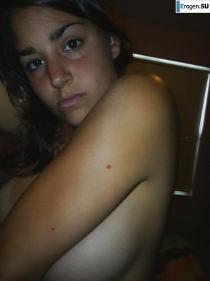 Unshaven brunette. Thumbnail 44