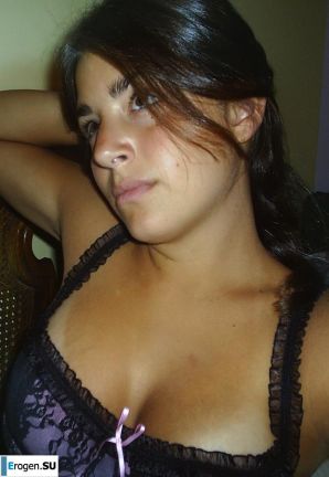 Unshaven brunette. Thumbnail 53
