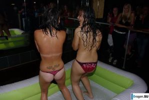 Striptease at the Czech club. Thumbnail 18