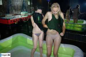 Striptease at the Czech club. Thumbnail 32
