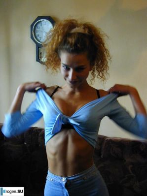 Busty Curler. Thumbnail 12