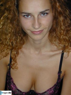 Busty Curler. Thumbnail 13
