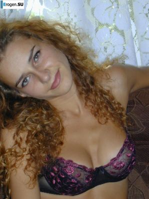 Busty Curler. Thumbnail 7