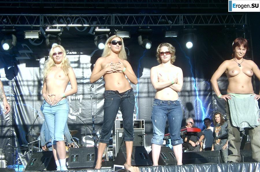 Tits and some pussies at rock concerts. Part 2. Slide 28