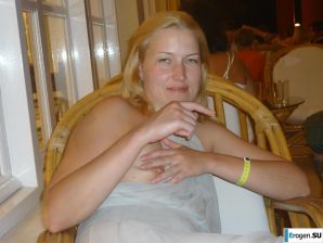 Blonde Exhibitionist without Tits. Part 3. Thumbnail 11