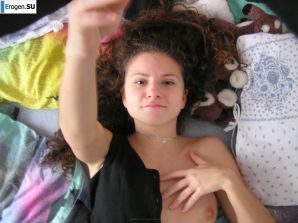 Young couple of students. Thumbnail 2