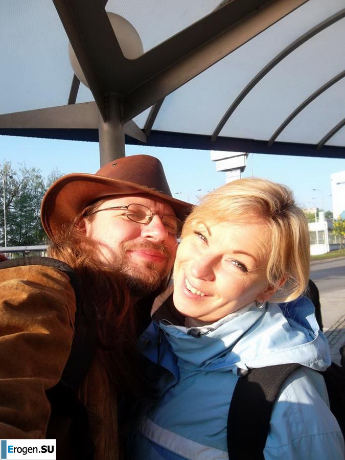 Busty and the Bearded Man. Part 2. Slide 1