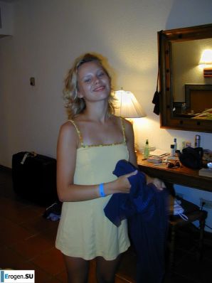Smiling Blonde. Thumbnail 13