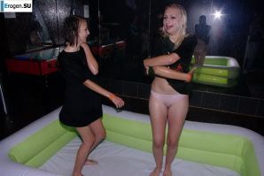 Стриптиз в чешском клубе. Часть 4. Миниатюра 38