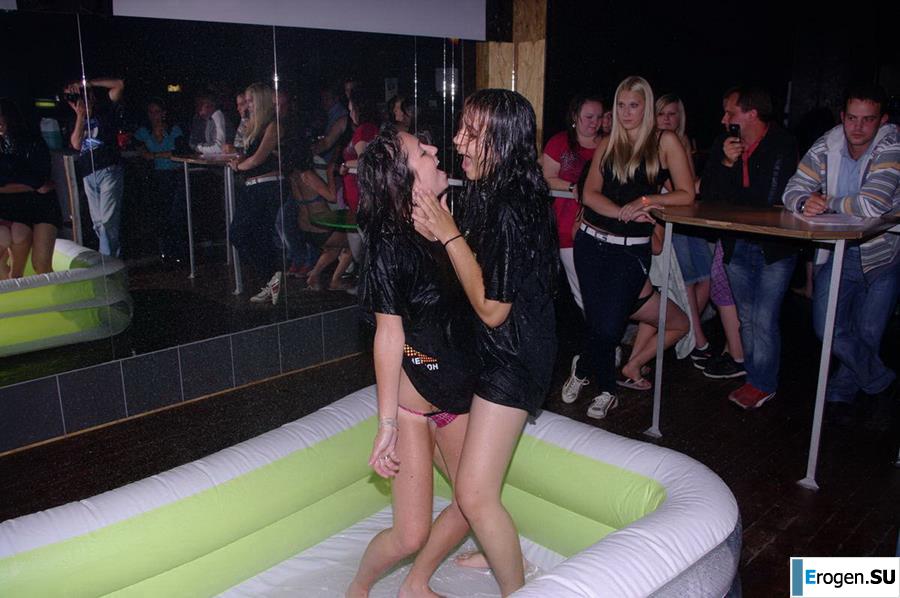 Striptease at the Czech club. Part 5. Slide 48