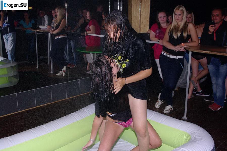 Striptease at the Czech club. Part 5. Slide 49