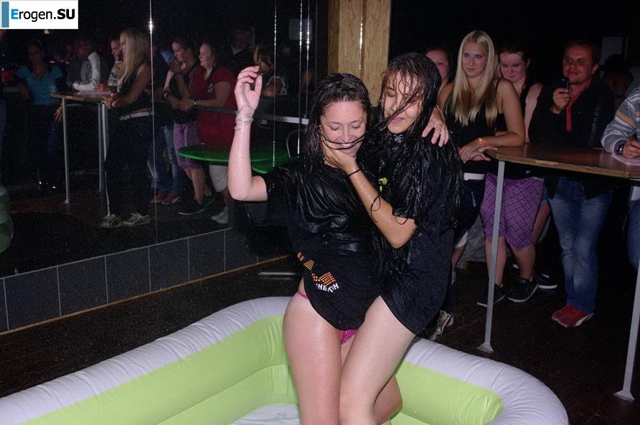 Striptease at the Czech club. Part 5. Slide 52