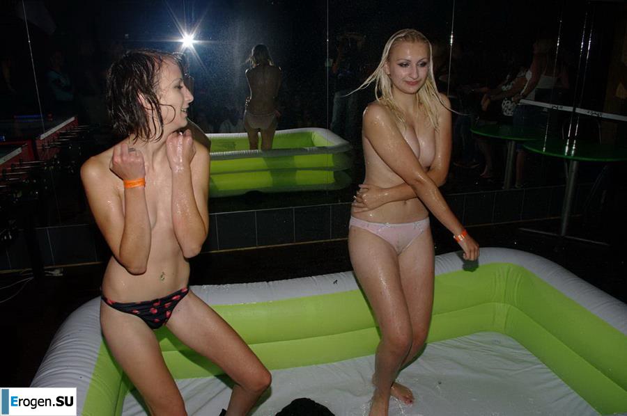 Striptease at the Czech club. Part 5. Slide 8