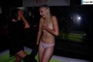Стриптиз в чешском клубе. Часть 5. Миниатюра 1