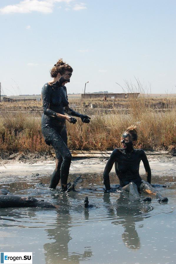 Naked in the Mud. Part 3. Slide 32