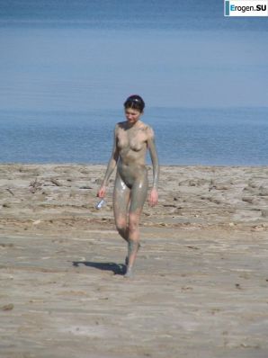Naked in the Mud. Part 3. Thumbnail 15
