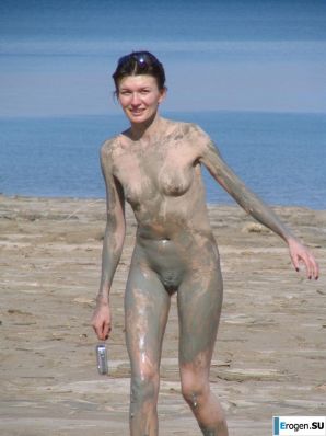 Naked in the Mud. Part 3. Thumbnail 16