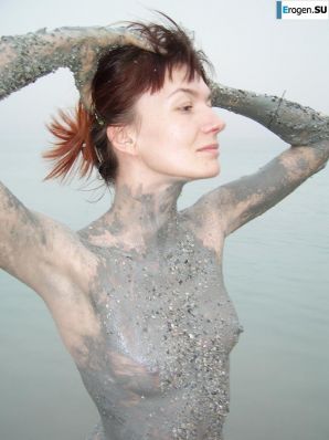Naked in the Mud. Part 3. Thumbnail 23