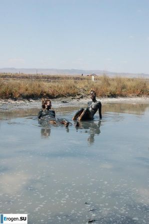 Naked in the Mud. Part 3. Thumbnail 26