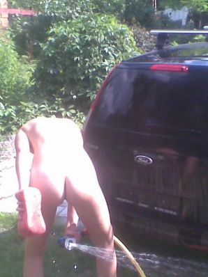 Blonde Exhibitionist without Tits. Part 4. Thumbnail 28