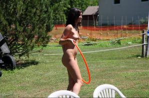 Нудистки впали в детство. Часть 5. Миниатюра 2